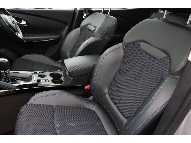 Renault 1.3 TCE S EDITION SUV 5DR PETROL EDC AUTO PAN ROOF SATNAV BLUETOOTH DAB RADIO APPLE CARPLAY REAR CAMERA PARKING AIDS JUST 1 OWNER ONLY 14000 MILES FSH 72-74 Mitcham Road