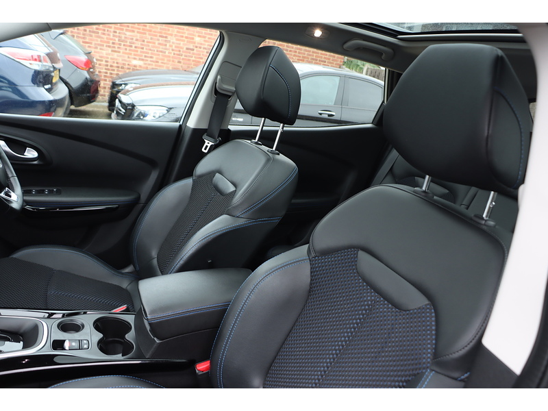 Renault 1.3 TCE S EDITION SUV 5DR PETROL EDC AUTO PAN ROOF SATNAV BLUETOOTH DAB RADIO APPLE CARPLAY REAR CAMERA PARKING AIDS JUST 1 OWNER ONLY 14000 MILES FSH 72-74 Mitcham Road