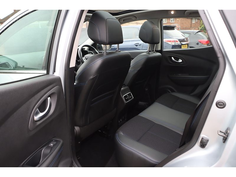 Renault 1.3 TCE S EDITION SUV 5DR PETROL EDC AUTO PAN ROOF SATNAV BLUETOOTH DAB RADIO APPLE CARPLAY REAR CAMERA PARKING AIDS JUST 1 OWNER ONLY 14000 MILES FSH 72-74 Mitcham Road