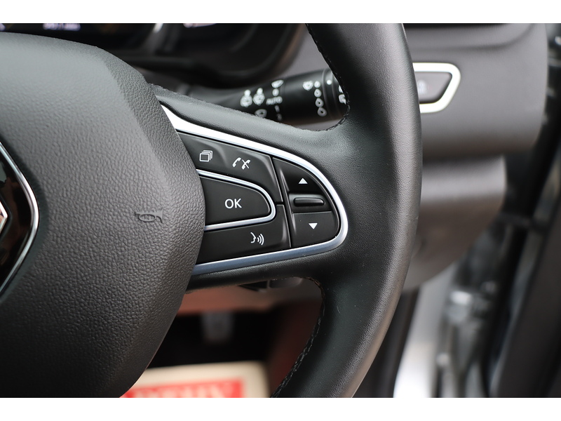 Renault 1.3 TCE S EDITION SUV 5DR PETROL EDC AUTO PAN ROOF SATNAV BLUETOOTH DAB RADIO APPLE CARPLAY REAR CAMERA PARKING AIDS JUST 1 OWNER ONLY 14000 MILES FSH 72-74 Mitcham Road