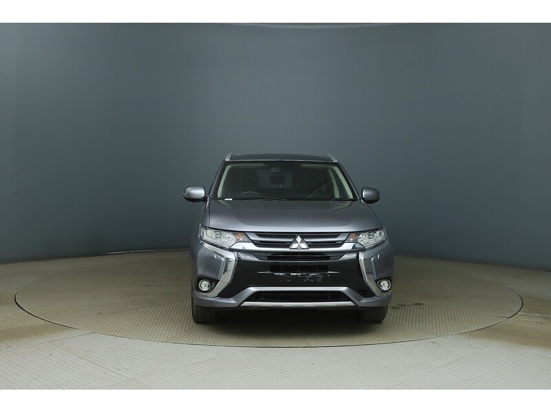 Mitsubishi 2.0H 12KWH 4H SUV 5DR PETROL PLUG-IN HYBRID CVT 4WD AUTO PAN SUNROOF HEATED SEATS SAT NAV BLUETOOTH DAB STEREO REAR & 360 CAMERA ONLY 38000 MILES SH 72-74 Mitcham Road