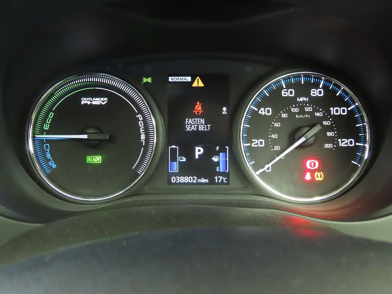 Mitsubishi 2.0H 12KWH 4H SUV 5DR PETROL PLUG-IN HYBRID CVT 4WD AUTO PAN SUNROOF HEATED SEATS SAT NAV BLUETOOTH DAB STEREO REAR & 360 CAMERA ONLY 38000 MILES SH 72-74 Mitcham Road