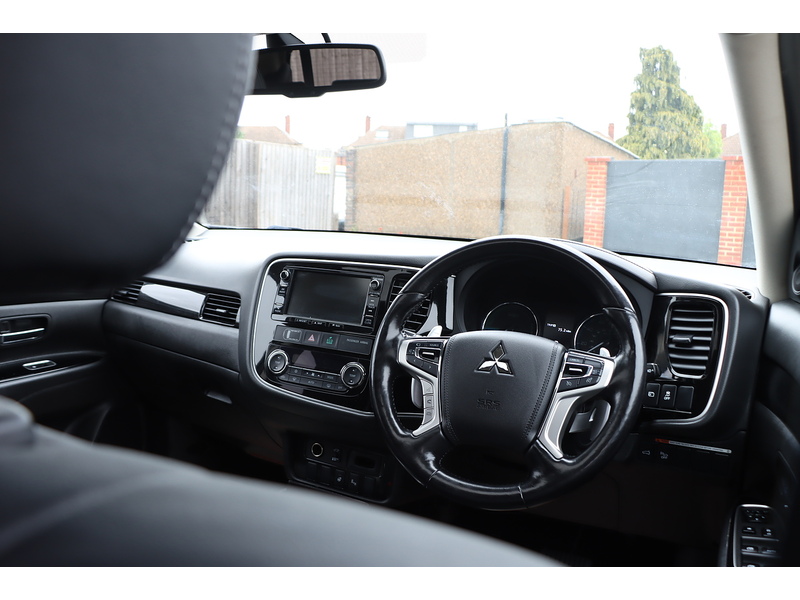 Mitsubishi 2.0H 12KWH 4H SUV 5DR PETROL PLUG-IN HYBRID CVT 4WD AUTO PAN SUNROOF HEATED SEATS SAT NAV BLUETOOTH DAB STEREO REAR & 360 CAMERA ONLY 38000 MILES SH 72-74 Mitcham Road