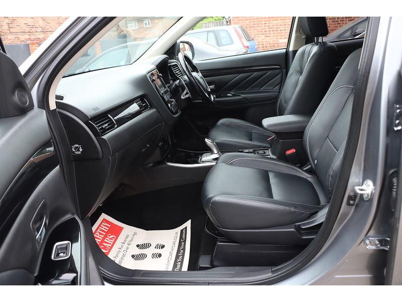 Mitsubishi 2.0H 12KWH 4H SUV 5DR PETROL PLUG-IN HYBRID CVT 4WD AUTO PAN SUNROOF HEATED SEATS SAT NAV BLUETOOTH DAB STEREO REAR & 360 CAMERA ONLY 38000 MILES SH 72-74 Mitcham Road