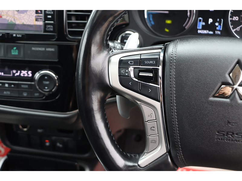 Mitsubishi 2.0H 12KWH 4H SUV 5DR PETROL PLUG-IN HYBRID CVT 4WD AUTO PAN SUNROOF HEATED SEATS SAT NAV BLUETOOTH DAB STEREO REAR & 360 CAMERA ONLY 38000 MILES SH 72-74 Mitcham Road