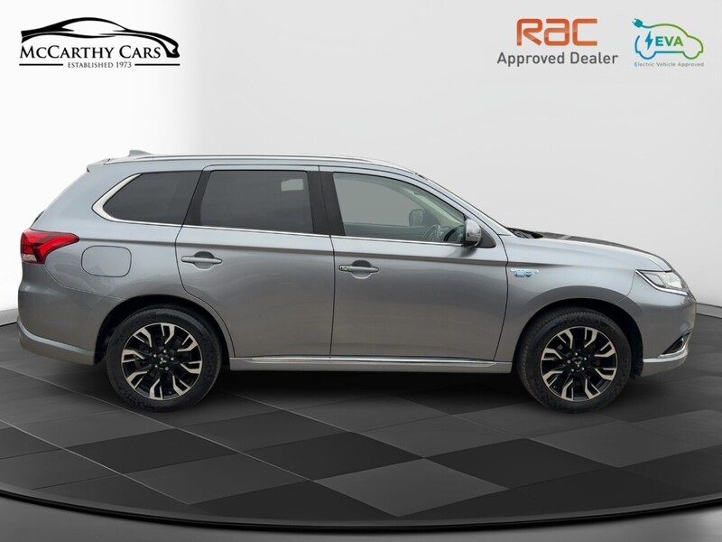 Mitsubishi 2.0H 12KWH 4H SUV 5DR PETROL PLUG-IN HYBRID CVT 4WD AUTO PAN SUNROOF HEATED SEATS SAT NAV BLUETOOTH DAB STEREO REAR & 360 CAMERA ONLY 38000 MILES SH 72-74 Mitcham Road