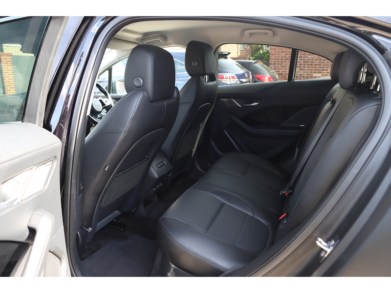 Jaguar 400 90KWH S SUV 5DR ELECTRIC 4WD AUTO SAT NAV BLUETOOTH STEREO APPLE CARPLAY ANDROID AUTO REAR CAMERA PARKING AIDS ONLY 32000 MILES SH NO ULEZ CHARGE 72-74 Mitcham Road