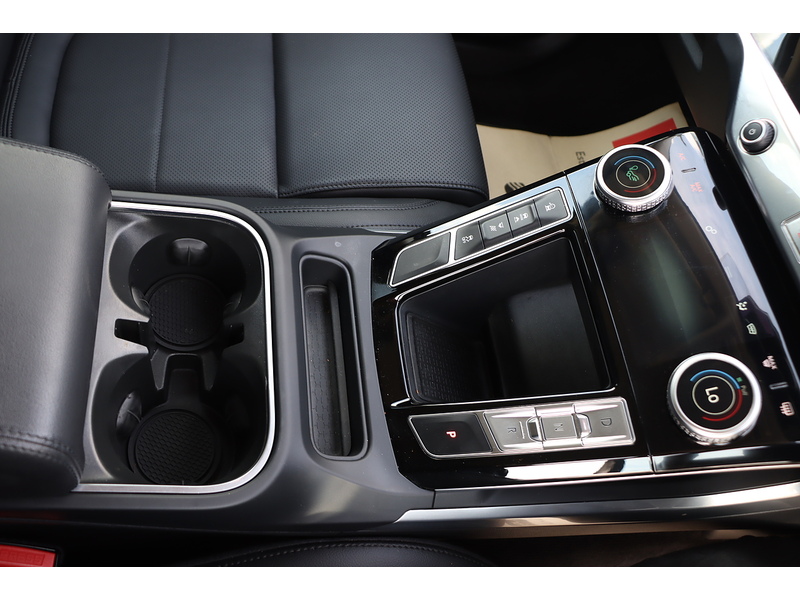 Jaguar 400 90KWH S SUV 5DR ELECTRIC 4WD AUTO SAT NAV BLUETOOTH STEREO APPLE CARPLAY ANDROID AUTO REAR CAMERA PARKING AIDS ONLY 32000 MILES SH NO ULEZ CHARGE 72-74 Mitcham Road