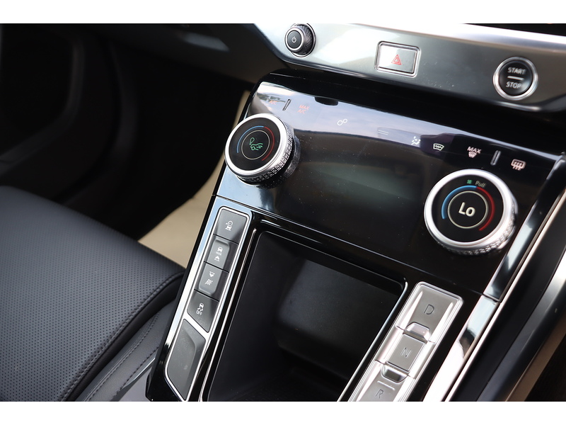 Jaguar 400 90KWH S SUV 5DR ELECTRIC 4WD AUTO SAT NAV BLUETOOTH STEREO APPLE CARPLAY ANDROID AUTO REAR CAMERA PARKING AIDS ONLY 32000 MILES SH NO ULEZ CHARGE 72-74 Mitcham Road