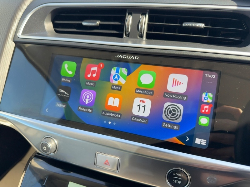 Jaguar 400 90KWH S SUV 5DR ELECTRIC 4WD AUTO SAT NAV BLUETOOTH STEREO APPLE CARPLAY ANDROID AUTO REAR CAMERA PARKING AIDS ONLY 32000 MILES SH NO ULEZ CHARGE 72-74 Mitcham Road