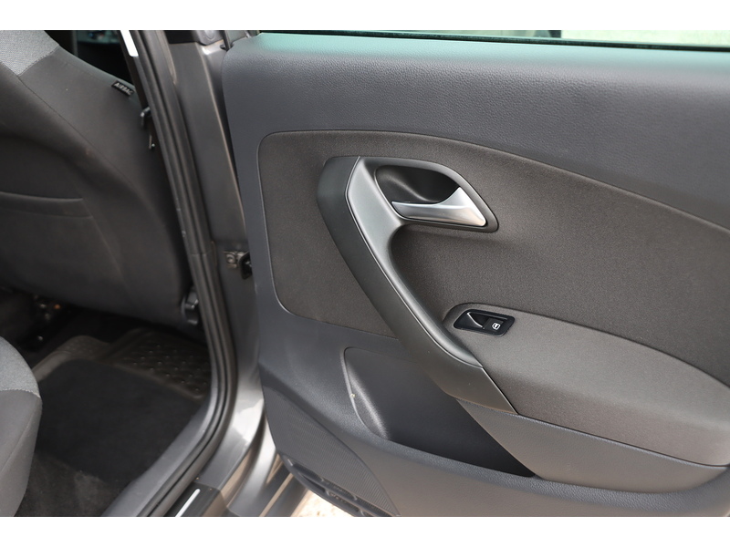 Volkswagen 1.4 MATCH HATCHBACK 5DR PETROL MANUAL STEREO CD PLAYER AUX INPUT JUST 2 OWNERS SAME OWNER FOR 11 YEARS ONLY 84000 MILES FSH 9 SERVICES NO ULEZ CHARGE 72-74 Mitcham Road