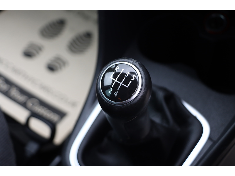 Volkswagen 1.4 MATCH HATCHBACK 5DR PETROL MANUAL STEREO CD PLAYER AUX INPUT JUST 2 OWNERS SAME OWNER FOR 11 YEARS ONLY 84000 MILES FSH 9 SERVICES NO ULEZ CHARGE 72-74 Mitcham Road