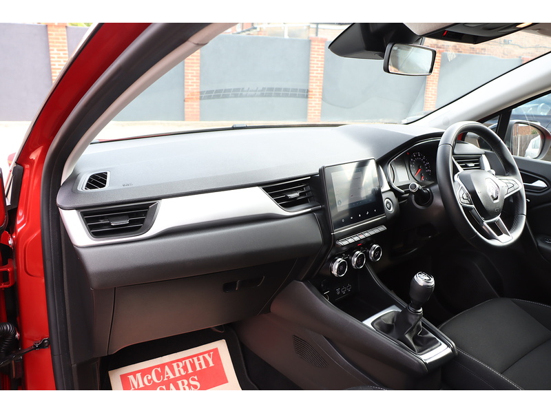 Renault 1.0 TCE ICONIC SUV 5DR PETROL MANUAL SAT NAV BLUETOOTH DAB STEREO APPLE CARPLAY PARKING AIDS JUST 1 OWNER FROM NEW ONLY 9000 MILES FSH NO ULEZ CHARGE 72-74 Mitcham Road