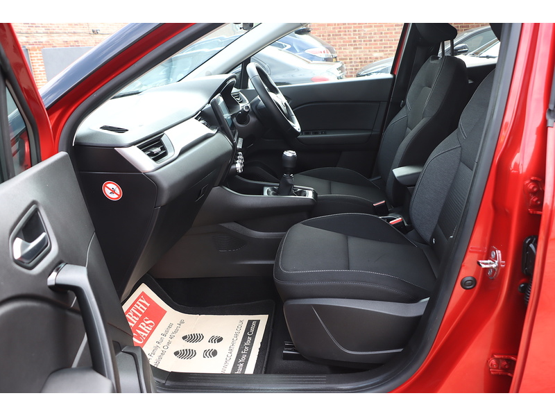 Renault 1.0 TCE ICONIC SUV 5DR PETROL MANUAL SAT NAV BLUETOOTH DAB STEREO APPLE CARPLAY PARKING AIDS JUST 1 OWNER FROM NEW ONLY 9000 MILES FSH NO ULEZ CHARGE 72-74 Mitcham Road