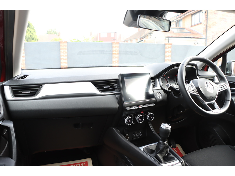 Renault 1.0 TCE ICONIC SUV 5DR PETROL MANUAL SAT NAV BLUETOOTH DAB STEREO APPLE CARPLAY PARKING AIDS JUST 1 OWNER FROM NEW ONLY 9000 MILES FSH NO ULEZ CHARGE 72-74 Mitcham Road