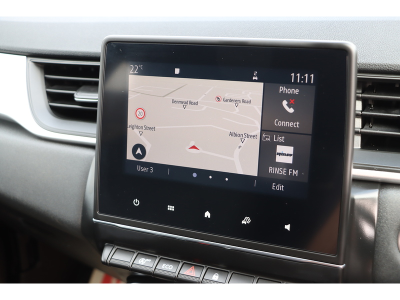 Renault 1.0 TCE ICONIC SUV 5DR PETROL MANUAL SAT NAV BLUETOOTH DAB STEREO APPLE CARPLAY PARKING AIDS JUST 1 OWNER FROM NEW ONLY 9000 MILES FSH NO ULEZ CHARGE 72-74 Mitcham Road