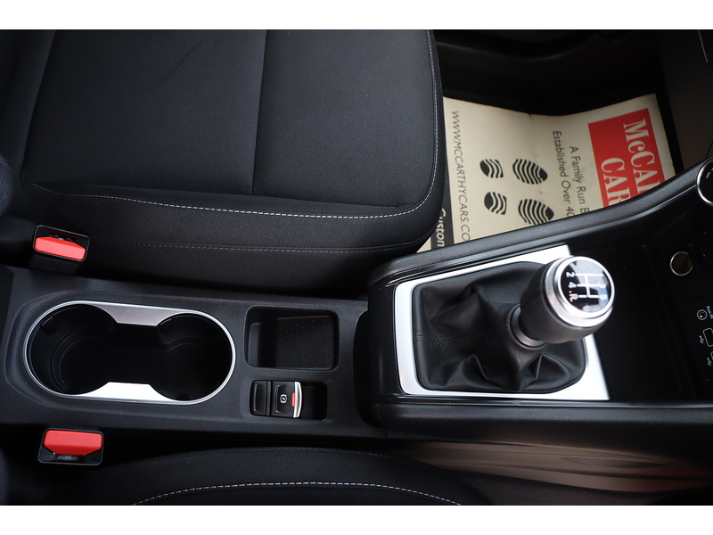 Renault 1.0 TCE ICONIC SUV 5DR PETROL MANUAL SAT NAV BLUETOOTH DAB STEREO APPLE CARPLAY PARKING AIDS JUST 1 OWNER FROM NEW ONLY 9000 MILES FSH NO ULEZ CHARGE 72-74 Mitcham Road