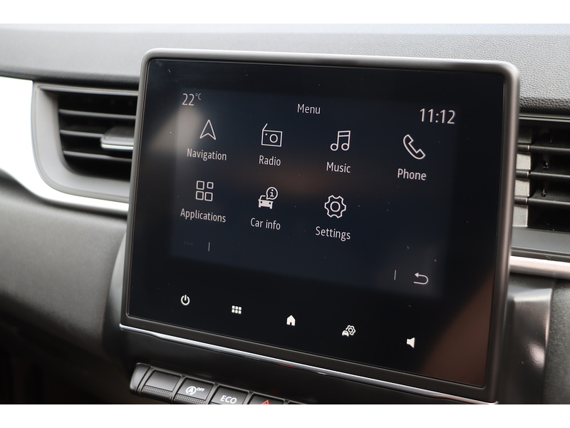 Renault 1.0 TCE ICONIC SUV 5DR PETROL MANUAL SAT NAV BLUETOOTH DAB STEREO APPLE CARPLAY PARKING AIDS JUST 1 OWNER FROM NEW ONLY 9000 MILES FSH NO ULEZ CHARGE 72-74 Mitcham Road