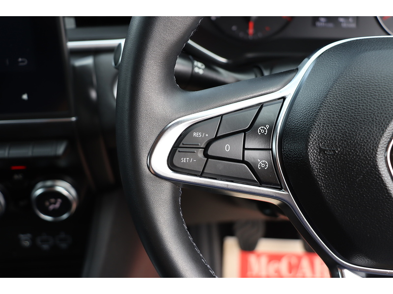 Renault 1.0 TCE ICONIC SUV 5DR PETROL MANUAL SAT NAV BLUETOOTH DAB STEREO APPLE CARPLAY PARKING AIDS JUST 1 OWNER FROM NEW ONLY 9000 MILES FSH NO ULEZ CHARGE 72-74 Mitcham Road