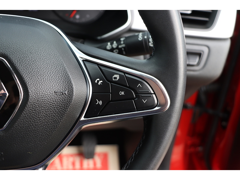 Renault 1.0 TCE ICONIC SUV 5DR PETROL MANUAL SAT NAV BLUETOOTH DAB STEREO APPLE CARPLAY PARKING AIDS JUST 1 OWNER FROM NEW ONLY 9000 MILES FSH NO ULEZ CHARGE 72-74 Mitcham Road