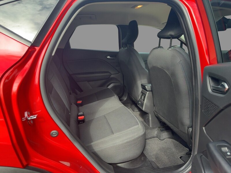 Renault 1.0 TCE ICONIC SUV 5DR PETROL MANUAL SAT NAV BLUETOOTH DAB STEREO APPLE CARPLAY PARKING AIDS JUST 1 OWNER FROM NEW ONLY 9000 MILES FSH NO ULEZ CHARGE 72-74 Mitcham Road