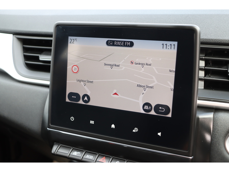 Renault 1.0 TCE ICONIC SUV 5DR PETROL MANUAL SAT NAV BLUETOOTH DAB STEREO APPLE CARPLAY PARKING AIDS JUST 1 OWNER FROM NEW ONLY 9000 MILES FSH NO ULEZ CHARGE 72-74 Mitcham Road