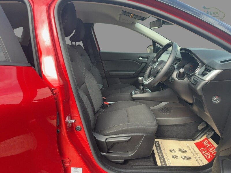 Renault 1.0 TCE ICONIC SUV 5DR PETROL MANUAL SAT NAV BLUETOOTH DAB STEREO APPLE CARPLAY PARKING AIDS JUST 1 OWNER FROM NEW ONLY 9000 MILES FSH NO ULEZ CHARGE 72-74 Mitcham Road