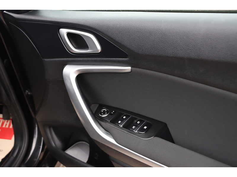 Kia 1.0 T-GDI 2 SPORTSWAGON 5DR PETROL MANUAL SAT NAV BLUETOOTH DAB STEREO APPLE CARPLAY REAR CAMERA JUST 1 OWNER FROM NEW ONLY 56000 MILES FSH 5 SERVICES 72-74 Mitcham Road