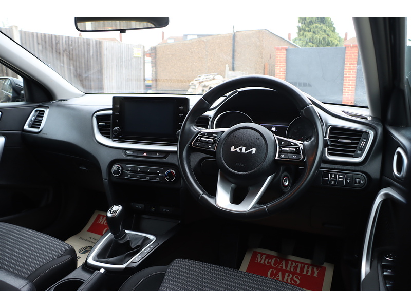 Kia 1.0 T-GDI 2 SPORTSWAGON 5DR PETROL MANUAL SAT NAV BLUETOOTH DAB STEREO APPLE CARPLAY REAR CAMERA JUST 1 OWNER FROM NEW ONLY 56000 MILES FSH 5 SERVICES 72-74 Mitcham Road