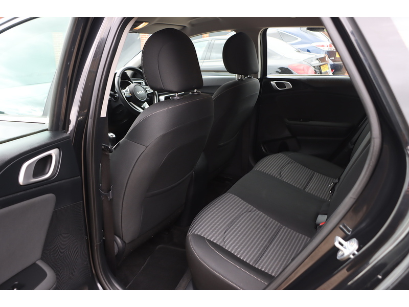 Kia 1.0 T-GDI 2 SPORTSWAGON 5DR PETROL MANUAL SAT NAV BLUETOOTH DAB STEREO APPLE CARPLAY REAR CAMERA JUST 1 OWNER FROM NEW ONLY 56000 MILES FSH 5 SERVICES 72-74 Mitcham Road