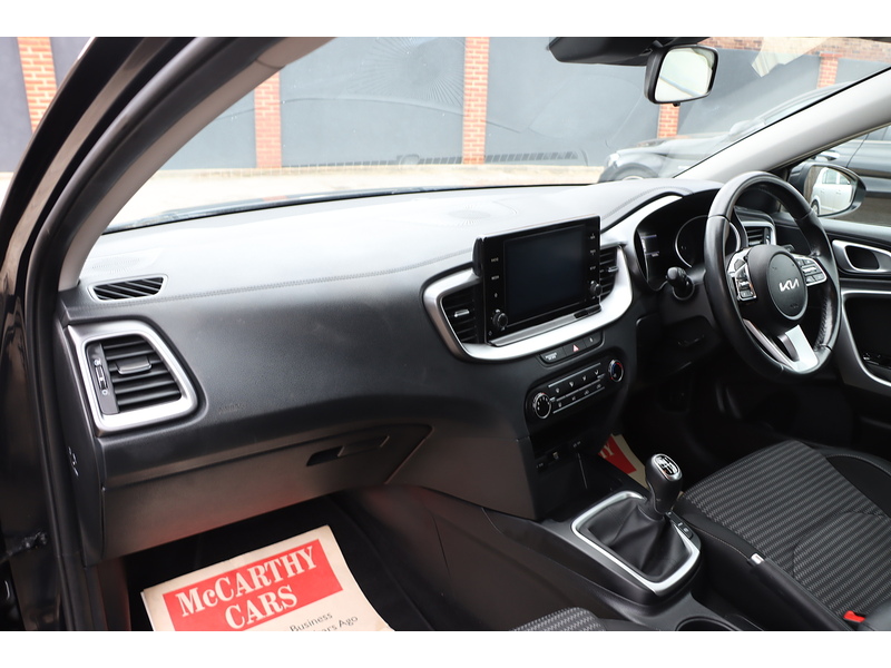 Kia 1.0 T-GDI 2 SPORTSWAGON 5DR PETROL MANUAL SAT NAV BLUETOOTH DAB STEREO APPLE CARPLAY REAR CAMERA JUST 1 OWNER FROM NEW ONLY 56000 MILES FSH 5 SERVICES 72-74 Mitcham Road