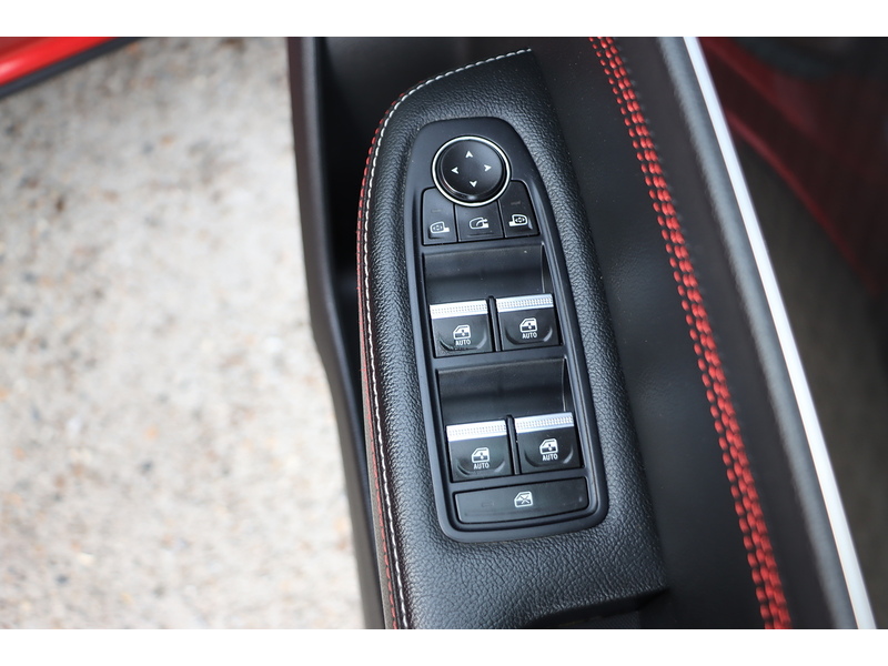 Renault 1.6 E-TECH R.S. LINE SUV 5DR PETROL HYBRID 2WD AUTO HEATED SEATS SAT NAV BLUETOOTH APPLE CARPLAY REAR CAMERA PARKING AIDS JUST 1 OWNER 61000 MILES FSH 72-74 Mitcham Road