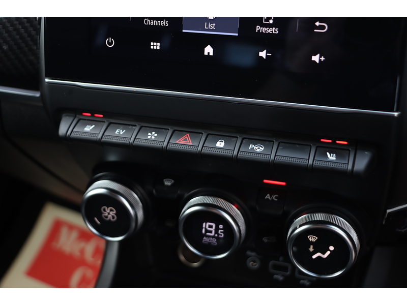 Renault 1.6 E-TECH R.S. LINE SUV 5DR PETROL HYBRID 2WD AUTO HEATED SEATS SAT NAV BLUETOOTH APPLE CARPLAY REAR CAMERA PARKING AIDS JUST 1 OWNER 61000 MILES FSH 72-74 Mitcham Road