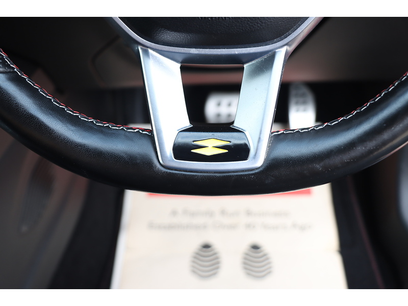 Renault 1.6 E-TECH R.S. LINE SUV 5DR PETROL HYBRID 2WD AUTO HEATED SEATS SAT NAV BLUETOOTH APPLE CARPLAY REAR CAMERA PARKING AIDS JUST 1 OWNER 61000 MILES FSH 72-74 Mitcham Road