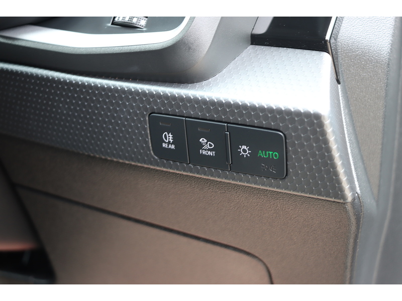 Audi 1.0 TFSI 25 SPORT SPORTBACK 5DR PETROL MANUAL SAT NAV BLUETOOTH DAB STEREO APPLE CARPLAY USB INPUT PARKING AIDS ONLY 9000 MILES SH NO ULEZ CHARGE 72-74 Mitcham Road