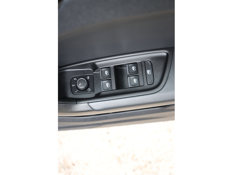 Audi 1.0 TFSI 25 SPORT SPORTBACK 5DR PETROL MANUAL SAT NAV BLUETOOTH DAB STEREO APPLE CARPLAY USB INPUT PARKING AIDS ONLY 9000 MILES SH NO ULEZ CHARGE 72-74 Mitcham Road