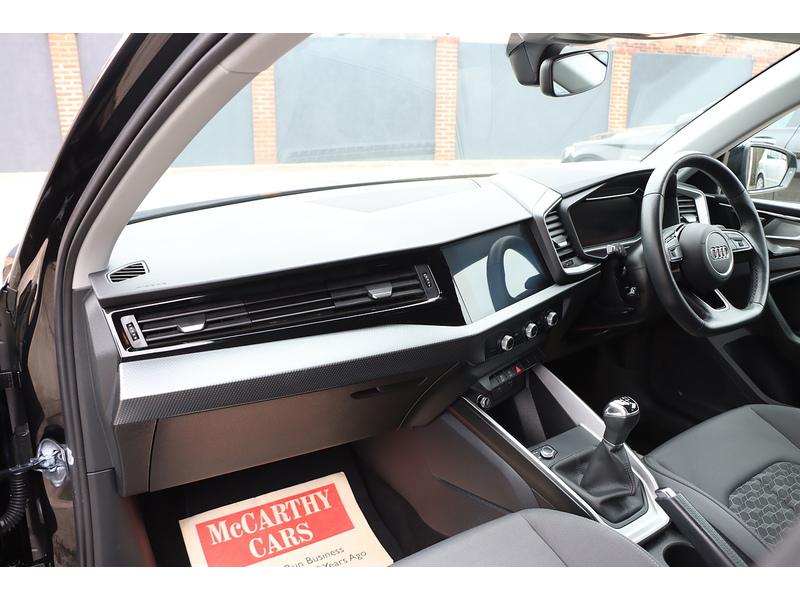 Audi 1.0 TFSI 25 SPORT SPORTBACK 5DR PETROL MANUAL SAT NAV BLUETOOTH DAB STEREO APPLE CARPLAY USB INPUT PARKING AIDS ONLY 9000 MILES SH NO ULEZ CHARGE 72-74 Mitcham Road