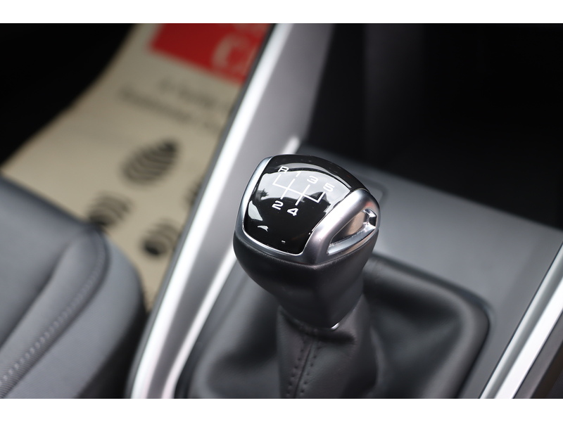 Audi 1.0 TFSI 25 SPORT SPORTBACK 5DR PETROL MANUAL SAT NAV BLUETOOTH DAB STEREO APPLE CARPLAY USB INPUT PARKING AIDS ONLY 9000 MILES SH NO ULEZ CHARGE 72-74 Mitcham Road