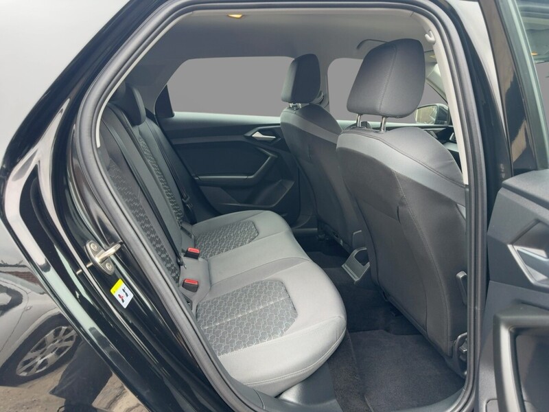 Audi 1.0 TFSI 25 SPORT SPORTBACK 5DR PETROL MANUAL SAT NAV BLUETOOTH DAB STEREO APPLE CARPLAY USB INPUT PARKING AIDS ONLY 9000 MILES SH NO ULEZ CHARGE 72-74 Mitcham Road