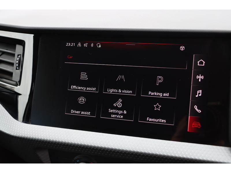 Audi 1.0 TFSI 25 SPORT SPORTBACK 5DR PETROL MANUAL SAT NAV BLUETOOTH DAB STEREO APPLE CARPLAY USB INPUT PARKING AIDS ONLY 9000 MILES SH NO ULEZ CHARGE 72-74 Mitcham Road