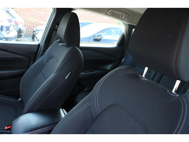 Nissan 1.3 DIG-T MHEV ACENTA PREMIUM SUV 5DR PETROL HYBRID MANUAL SAT NAV BLUETOOTH DAB STEREO APPLE CARPLAY REAR CAMERA PARKING AIDS 1 OWNER 70000 MILES FSH 72-74 Mitcham Road