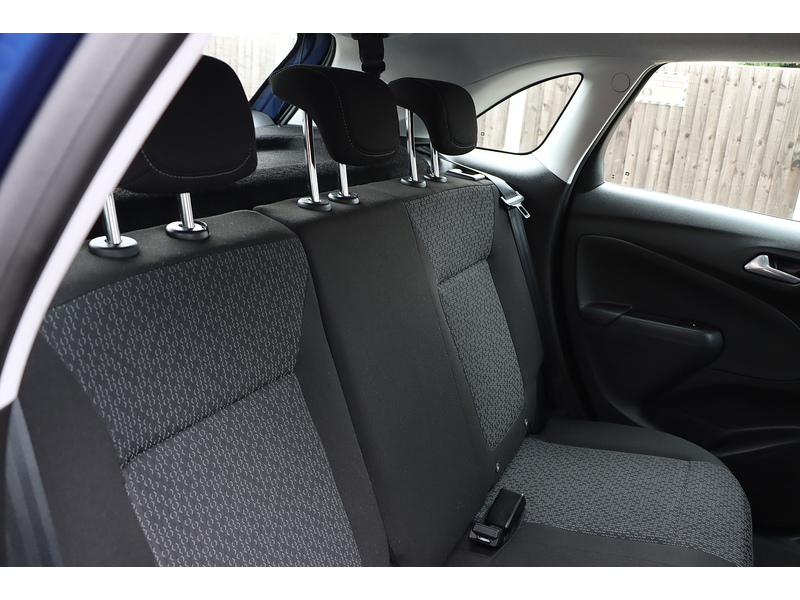 Vauxhall 1.2 TURBO DESIGN SUV 5DR PETROL AUTO SAT NAV BLUETOOTH DAB STEREO APPLE CARPLAY ANDROID AUTO JUST 1 OWNER FROM NEW ONLY 22000 MILES FSH NO ULEZ CHARGE 72-74 Mitcham Road