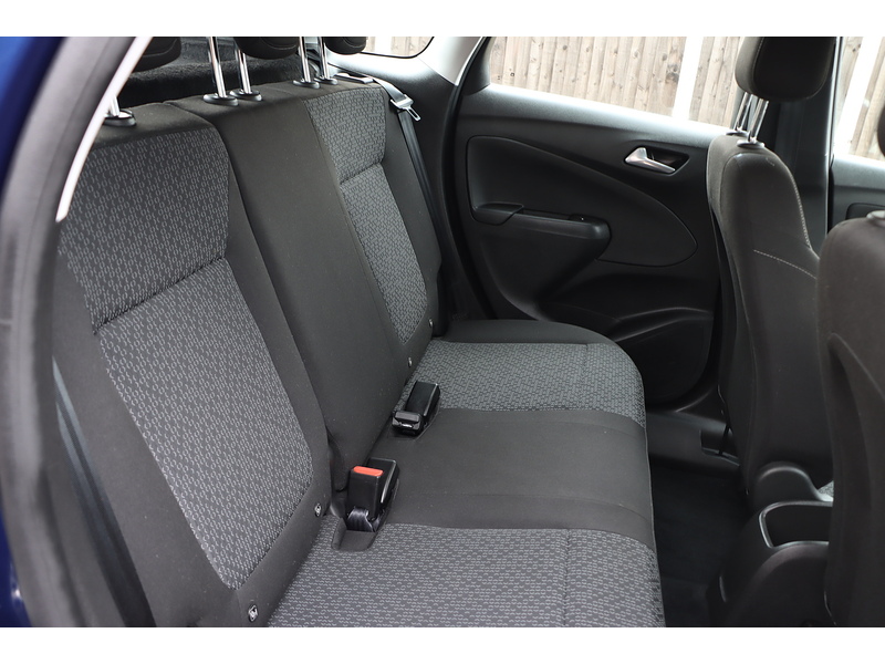 Vauxhall 1.2 TURBO DESIGN SUV 5DR PETROL AUTO SAT NAV BLUETOOTH DAB STEREO APPLE CARPLAY ANDROID AUTO JUST 1 OWNER FROM NEW ONLY 22000 MILES FSH NO ULEZ CHARGE 72-74 Mitcham Road