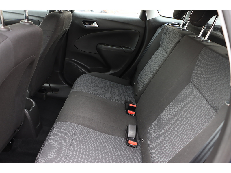 Vauxhall 1.2 TURBO DESIGN SUV 5DR PETROL AUTO SAT NAV BLUETOOTH DAB STEREO APPLE CARPLAY ANDROID AUTO JUST 1 OWNER FROM NEW ONLY 22000 MILES FSH NO ULEZ CHARGE 72-74 Mitcham Road