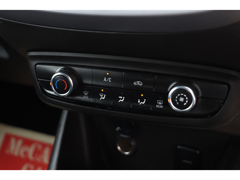 Vauxhall 1.2 TURBO DESIGN SUV 5DR PETROL AUTO SAT NAV BLUETOOTH DAB STEREO APPLE CARPLAY ANDROID AUTO JUST 1 OWNER FROM NEW ONLY 22000 MILES FSH NO ULEZ CHARGE 72-74 Mitcham Road