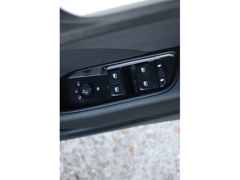 Audi 1.0 TFSI SE TECHNIK SPORTBACK 5DR PETROL MANUAL SATNAV BLUETOOTH DAB STEREO CD PLAYER PARKING AIDS JUST 2 OWNERS SAME OWNER FOR 3 YEARS 55000 MILES SH 72-74 Mitcham Road