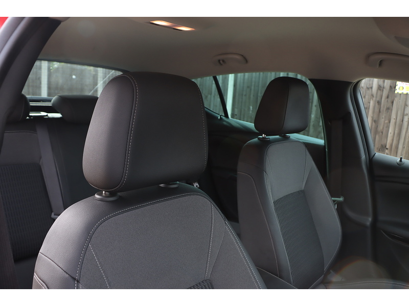 Vauxhall 1.2 TURBO GRIFFIN EDITION HATCHBACK 5DR PETROL MANUAL HEATED SEATS SATNAV BLUETOOTH DAB STEREO APPLE CARPLAY PARKING AIDS JUST 1 OWNER 32000 MILES FSH 72-74 Mitcham Road