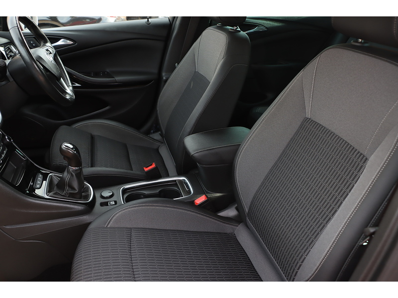 Vauxhall 1.2 TURBO GRIFFIN EDITION HATCHBACK 5DR PETROL MANUAL HEATED SEATS SATNAV BLUETOOTH DAB STEREO APPLE CARPLAY PARKING AIDS JUST 1 OWNER 32000 MILES FSH 72-74 Mitcham Road