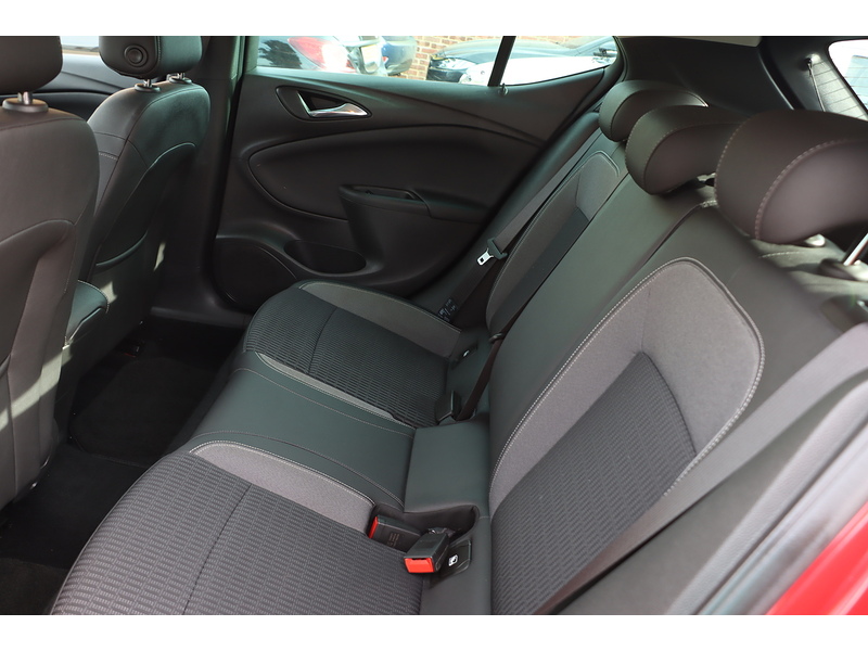 Vauxhall 1.2 TURBO GRIFFIN EDITION HATCHBACK 5DR PETROL MANUAL HEATED SEATS SATNAV BLUETOOTH DAB STEREO APPLE CARPLAY PARKING AIDS JUST 1 OWNER 32000 MILES FSH 72-74 Mitcham Road