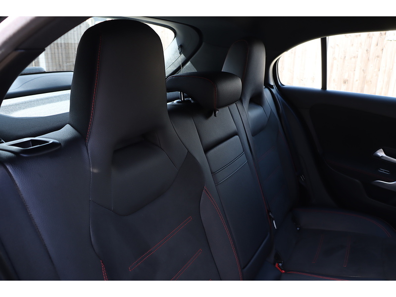 Mercedes-Benz A200 1.3 AMG LINE (PREMIUM) HATCHBACK 5DR PETROL 7G-DCT AUTO HEATED SEATS SATNAV BLUETOOTH DAB RADIO REAR CAMERA WITH PARKING AIDS ONLY 55000 MILES SH 72-74 Mitcham Road